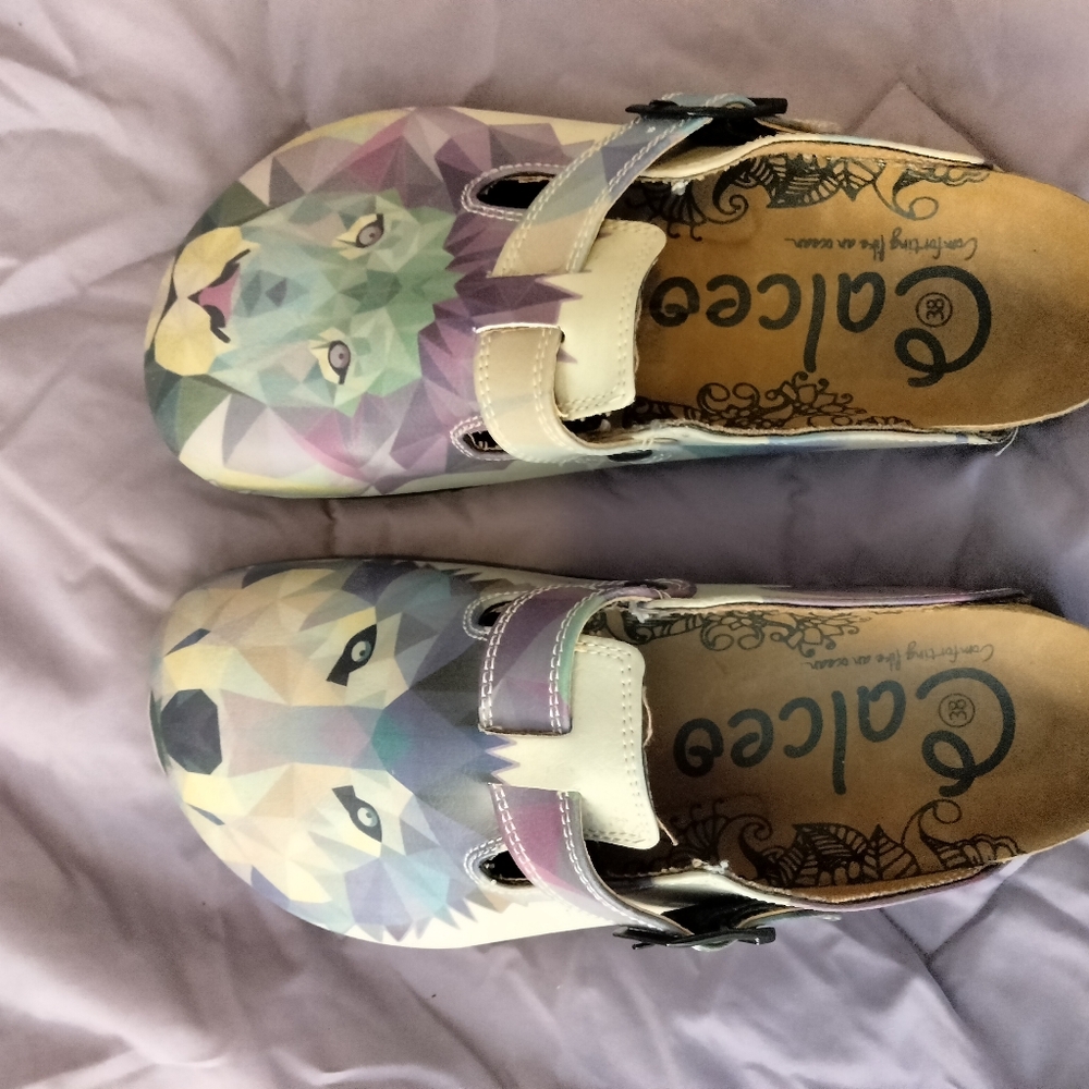 Calceo slip on's